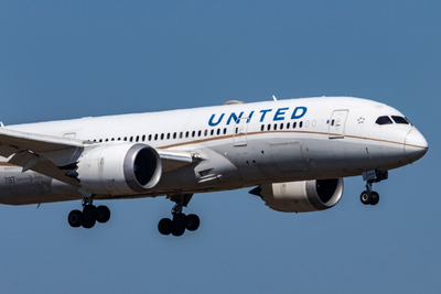 Multiple injured on United Airlines flight diverted to New York airport